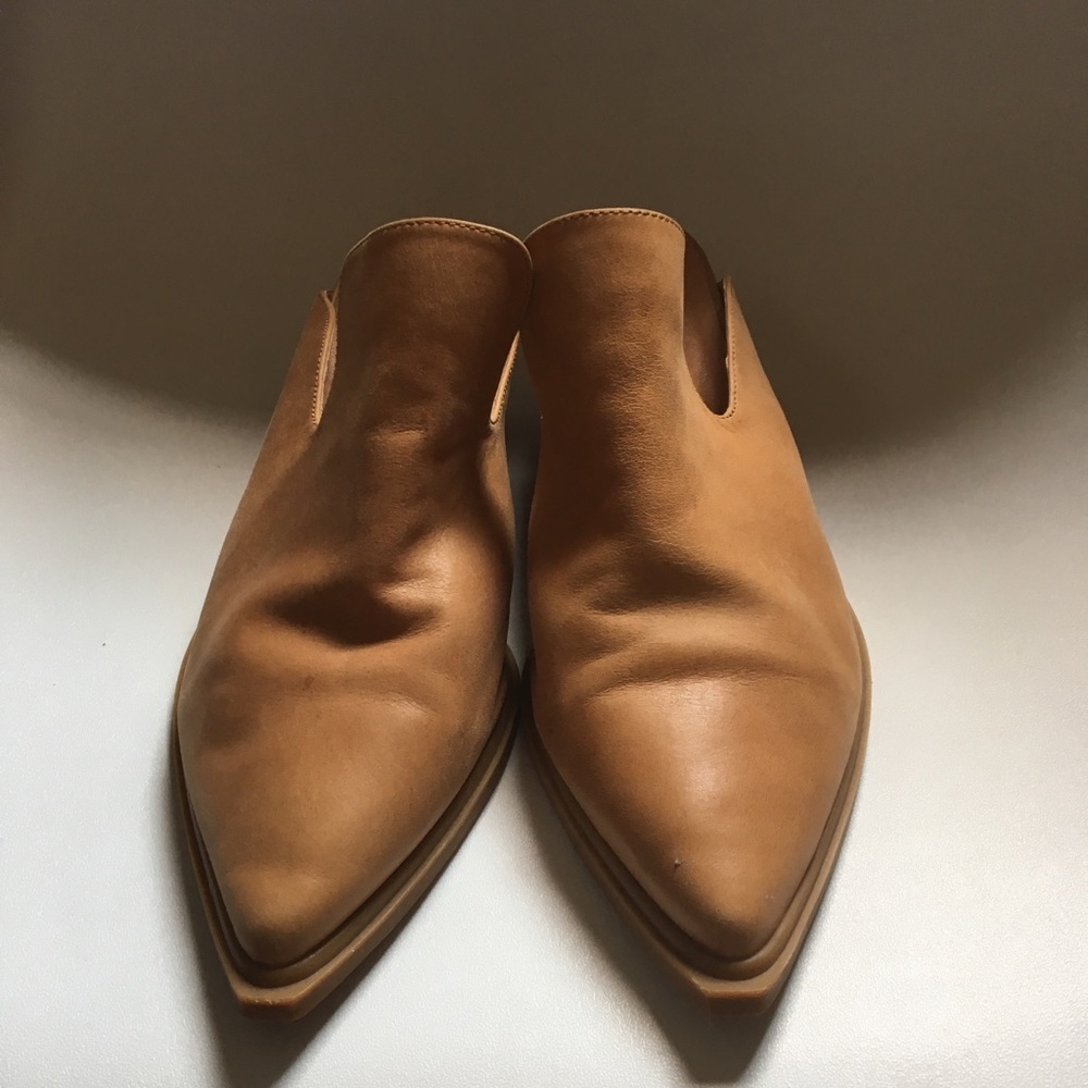 Sbicca Vintage Collection Tan Mules